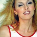 ΖΗΝΑ ΠΕΓΚΥ ΕΝΑ ΧΑΔΙ