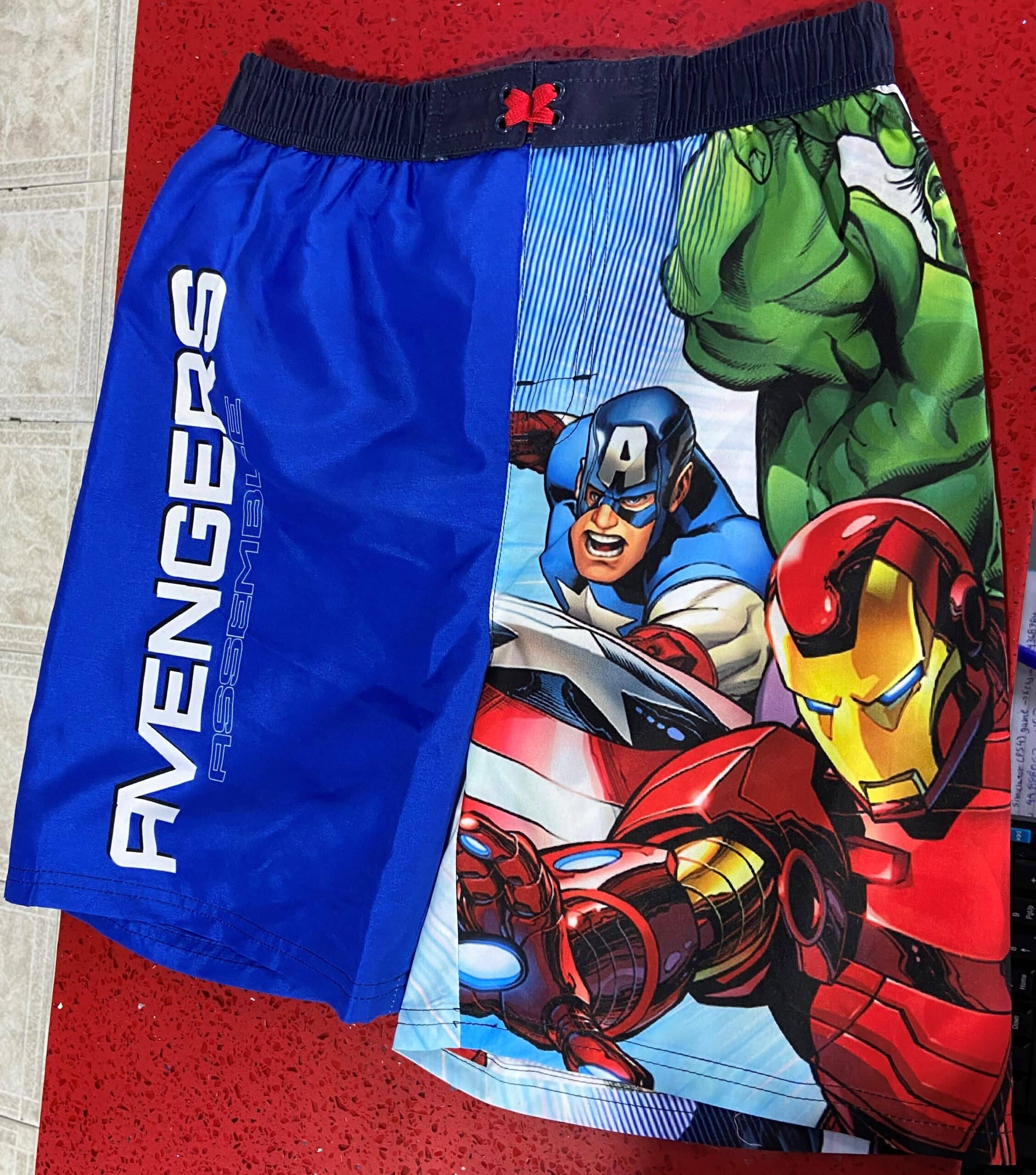 496109.jpg MARVEL AVENGERS BOYS BERMUDA 12 YEARS - Image 1