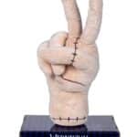 WEDNESDAY THE THING PEACE SIGN PLUSH TOY WITH DISPLAY 25CM